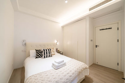 Modern 3br apt near Xintiandi 黄浦众鑫城3房带地暖