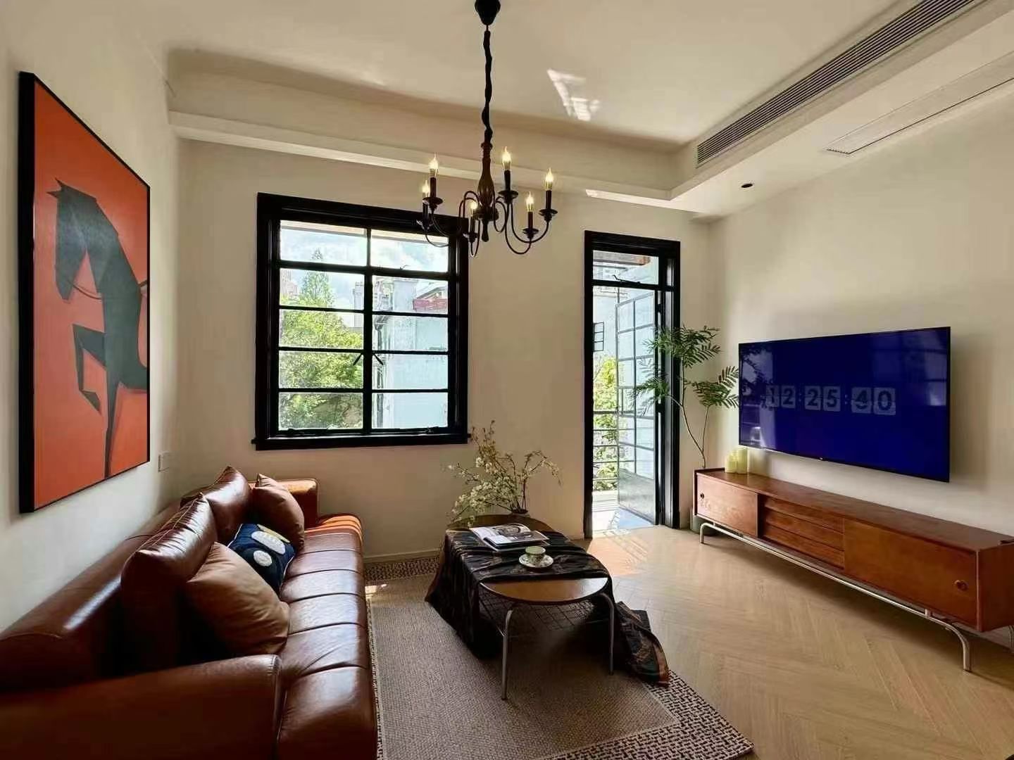 weihai rd 2br apt with terrace  威海路2楼洋房