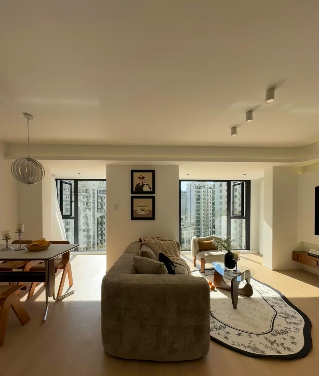 Modern 2BR loft apt with river view 上海知音苑2房复式