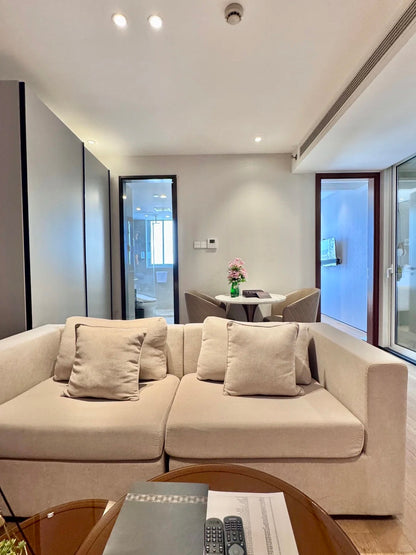 The Carossa  service apt in Jingan   嘉柏轩服务公寓