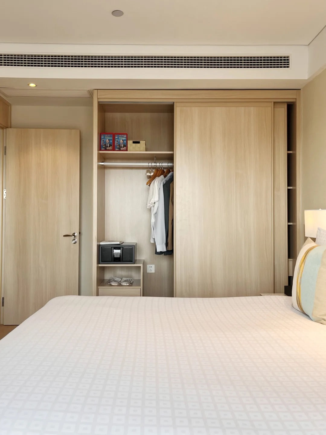 Shama service apt in putuo 莎玛长风公园服务公寓