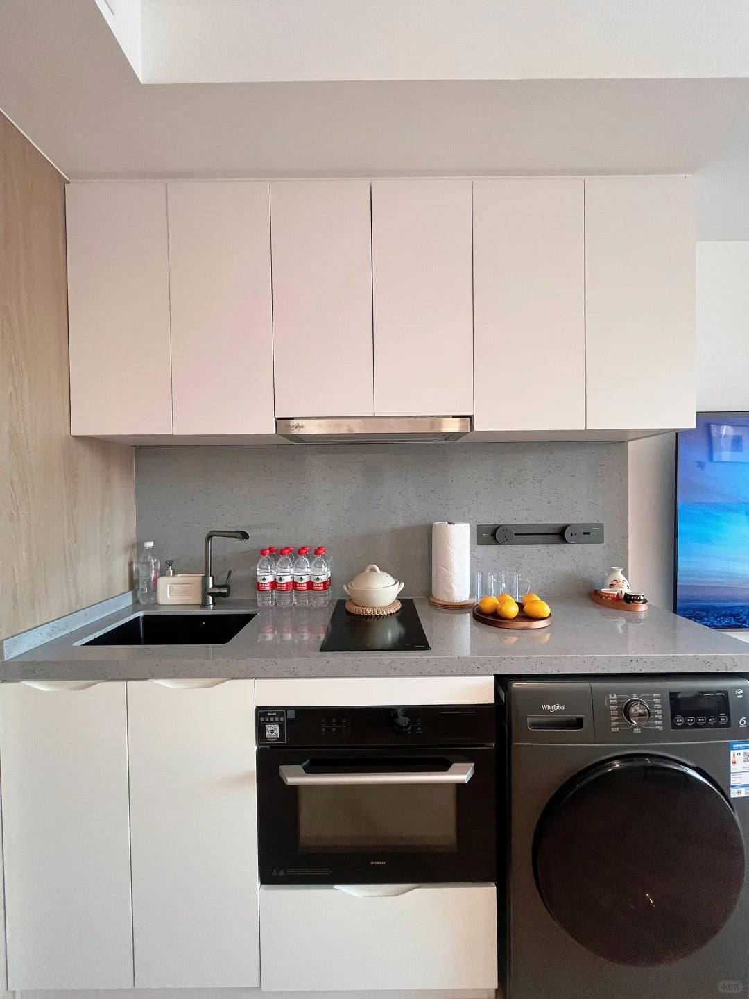 Service apt , 1br , Jingan - qiujiang rd .