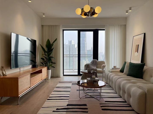 Nice 2br apartment at people square  长发大厦2房