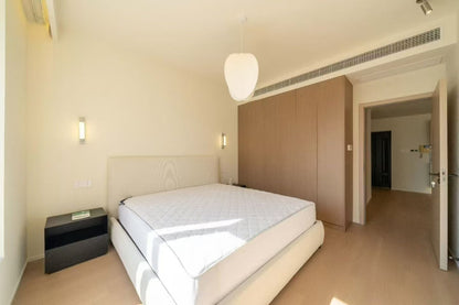 Modern 2br 2baths with balcony  康宁雅庭2+1房