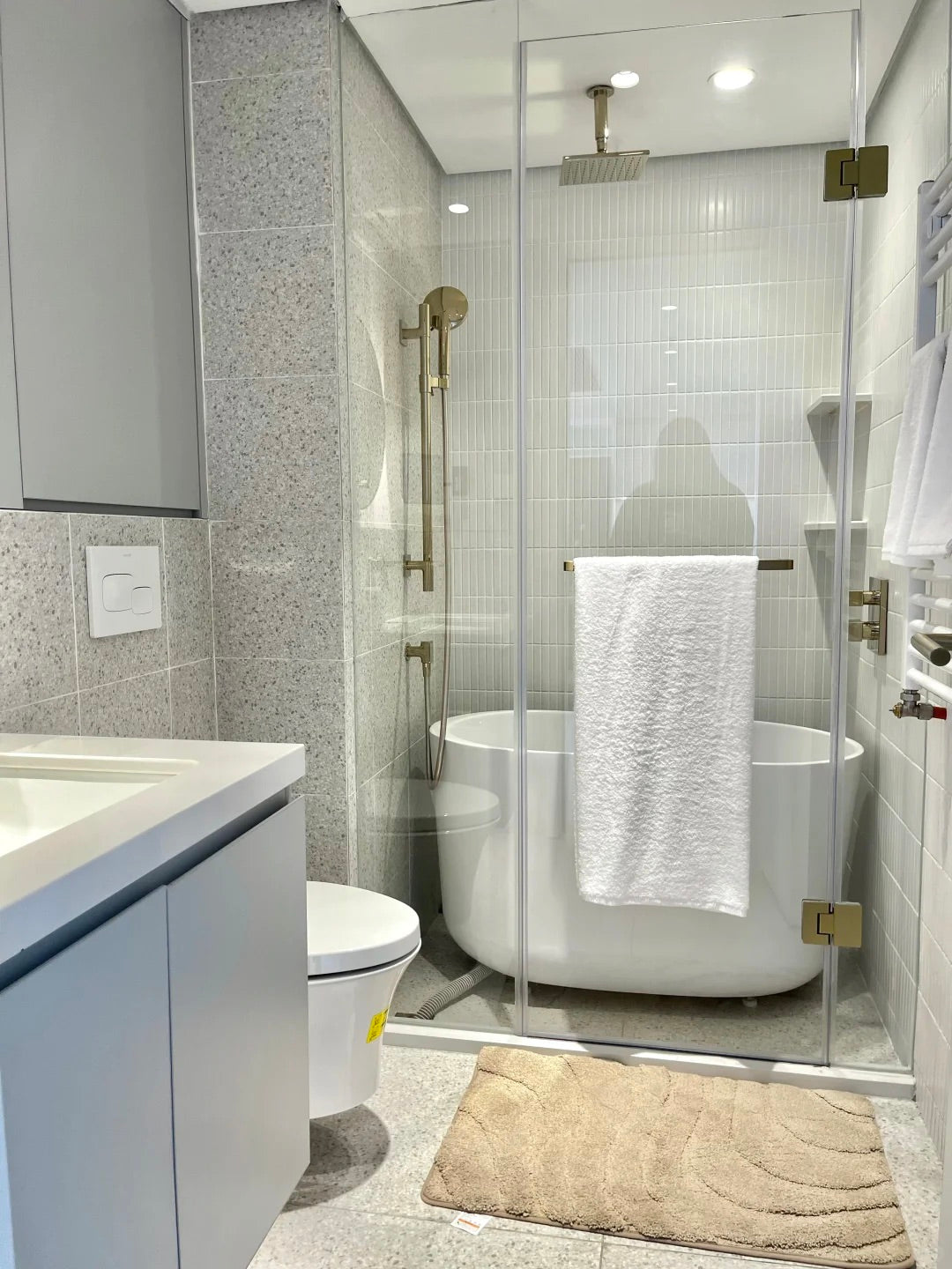 833 service apt at Zhongshan park 驻在lvin 833 服务公寓