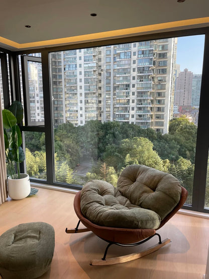 Sunny 2BR + walk in closet at people square   雅州公寓2+1房