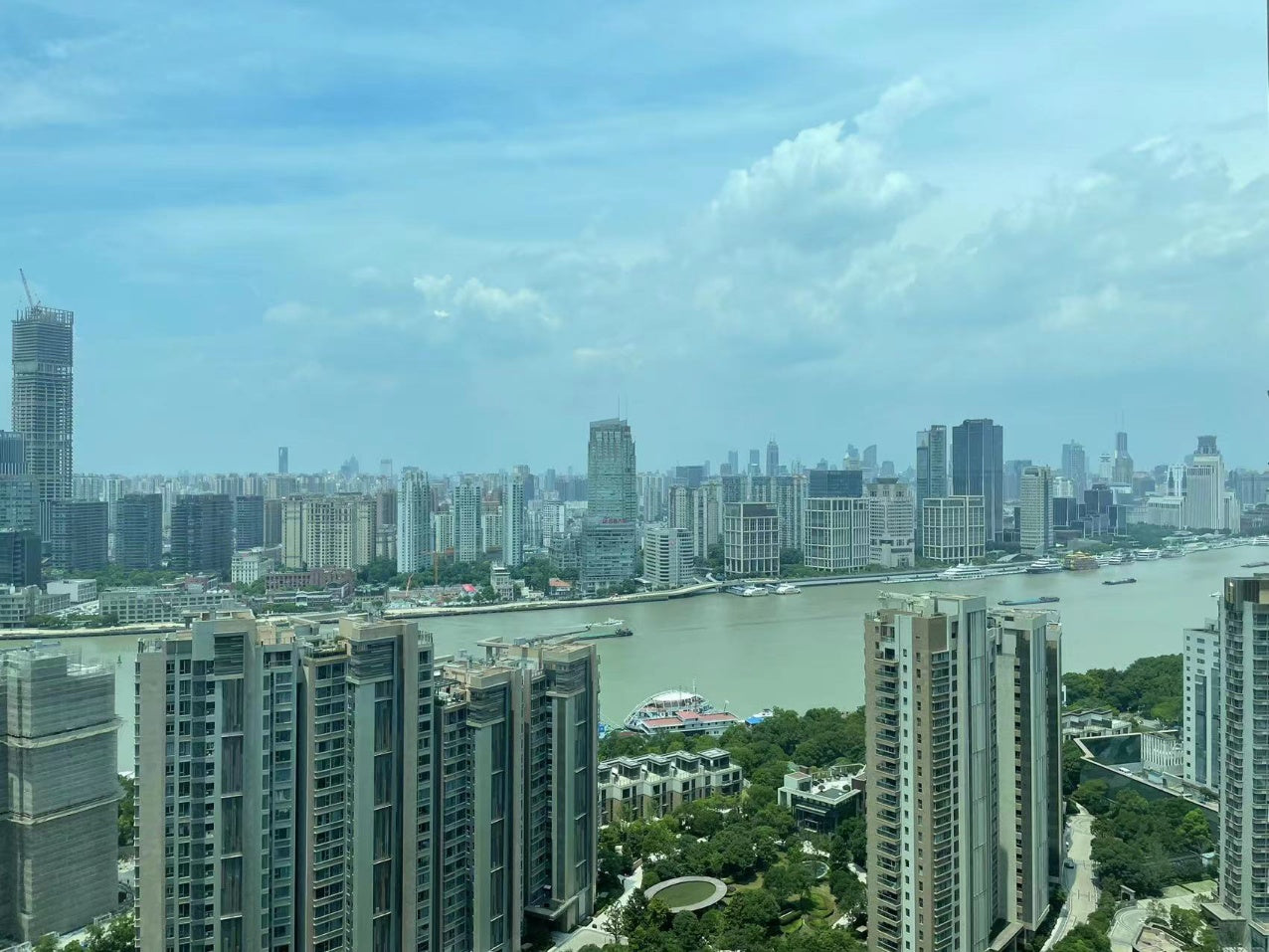 Modern 2br with nice view at pudong lujiazui 世茂滨江花园2房