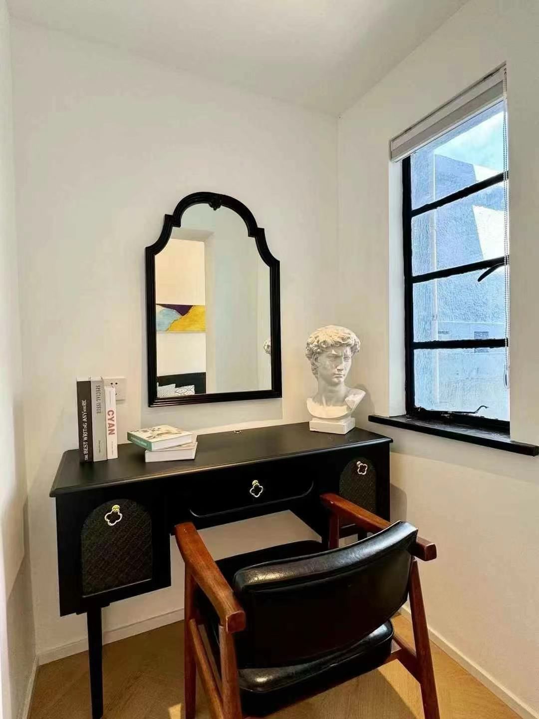 weihai rd 2br apt with terrace  威海路2楼洋房