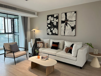 modern 2br 2baths apt at Xujiahui 福源汇居2房