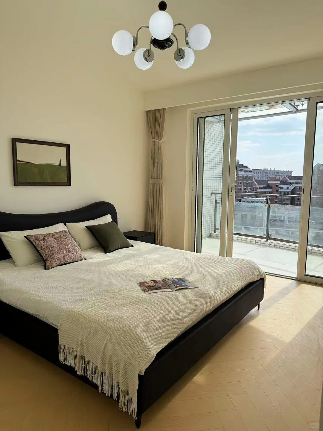 Spacious 4br 200sqm with terrace  古北4房200平米带露台