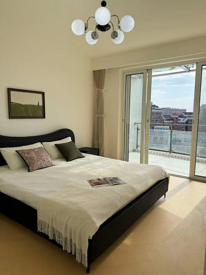 Spacious 4br 200sqm with terrace  古北4房200平米带露台