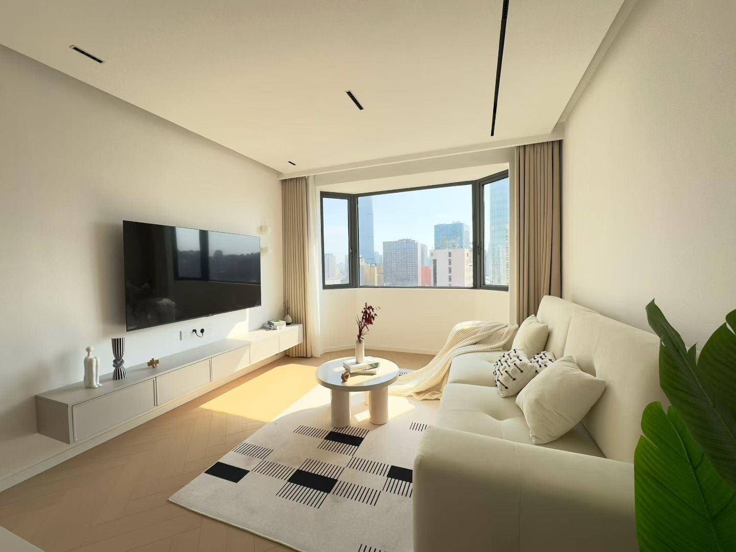 modern 1br at west Nanjing rd balcony 南阳大楼1房