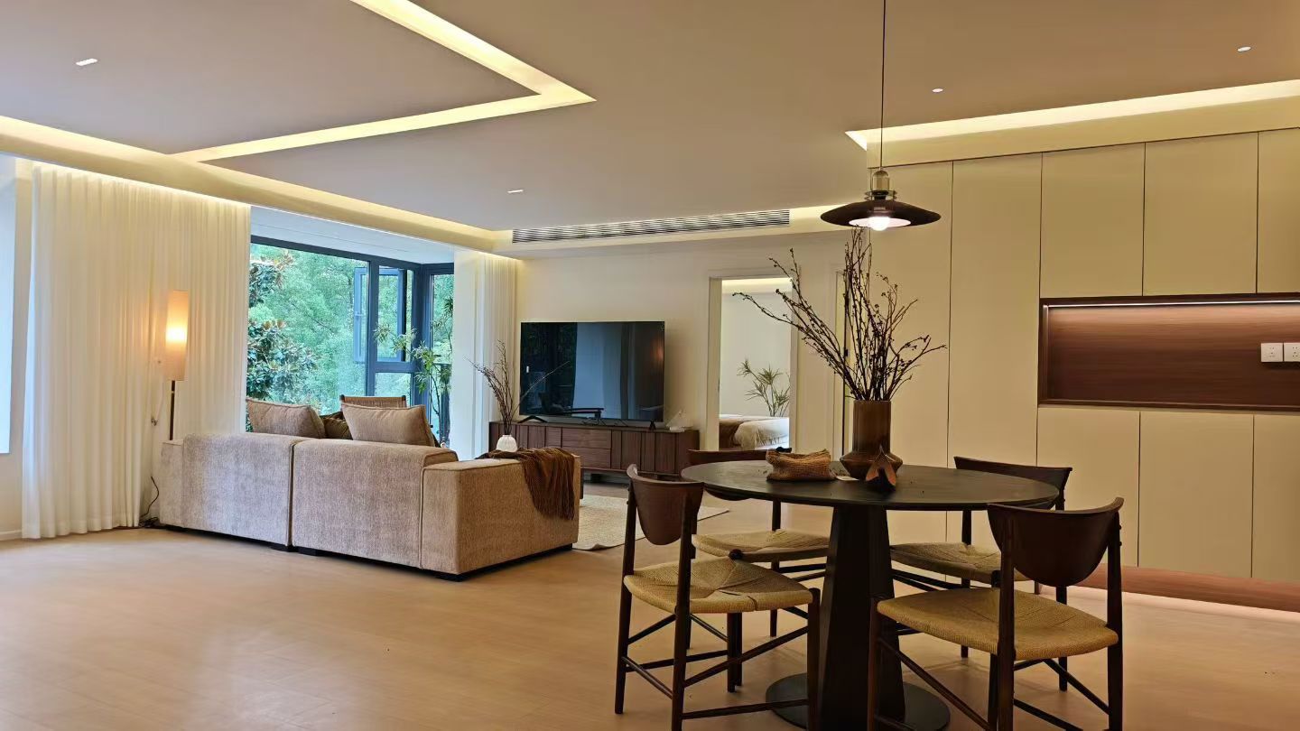 Suzhou river 2br apt with terrace 中远两湾城2房带露台