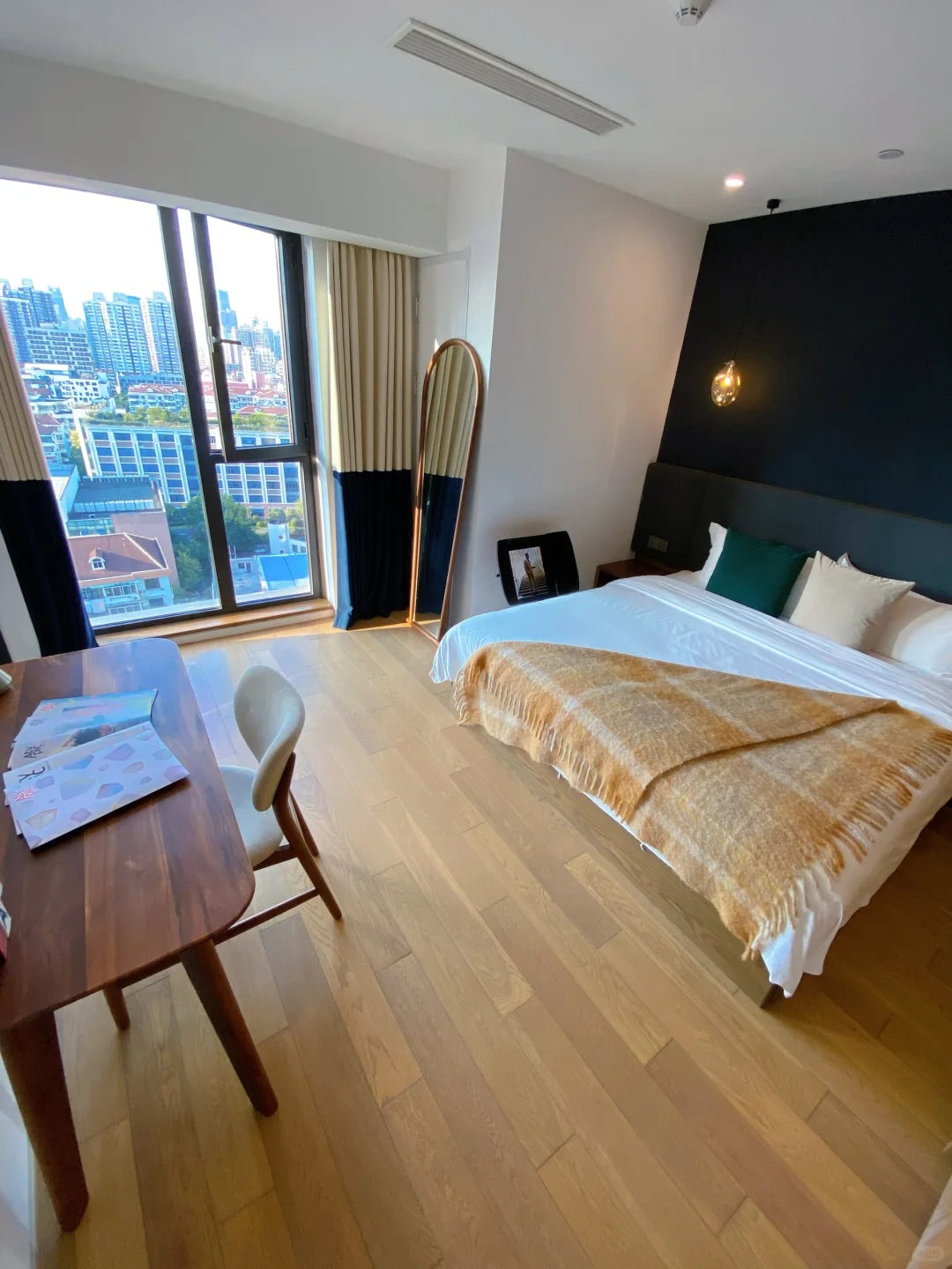 Base binjiang Service apt, Huangpu  黄浦base滨江服务公寓