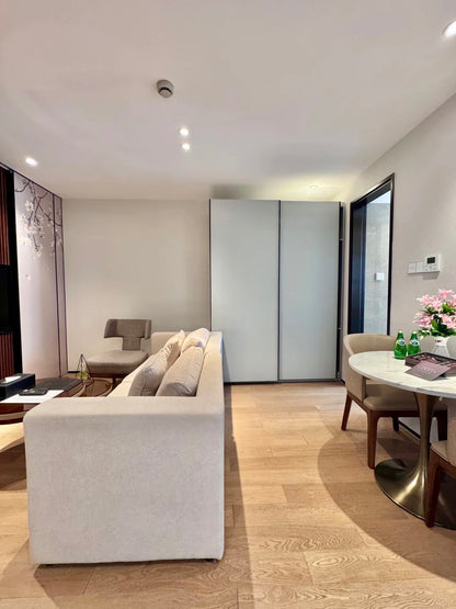 The Carossa  service apt in Jingan   嘉柏轩服务公寓