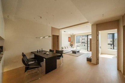 Modern 2br 2baths with balcony  康宁雅庭2+1房