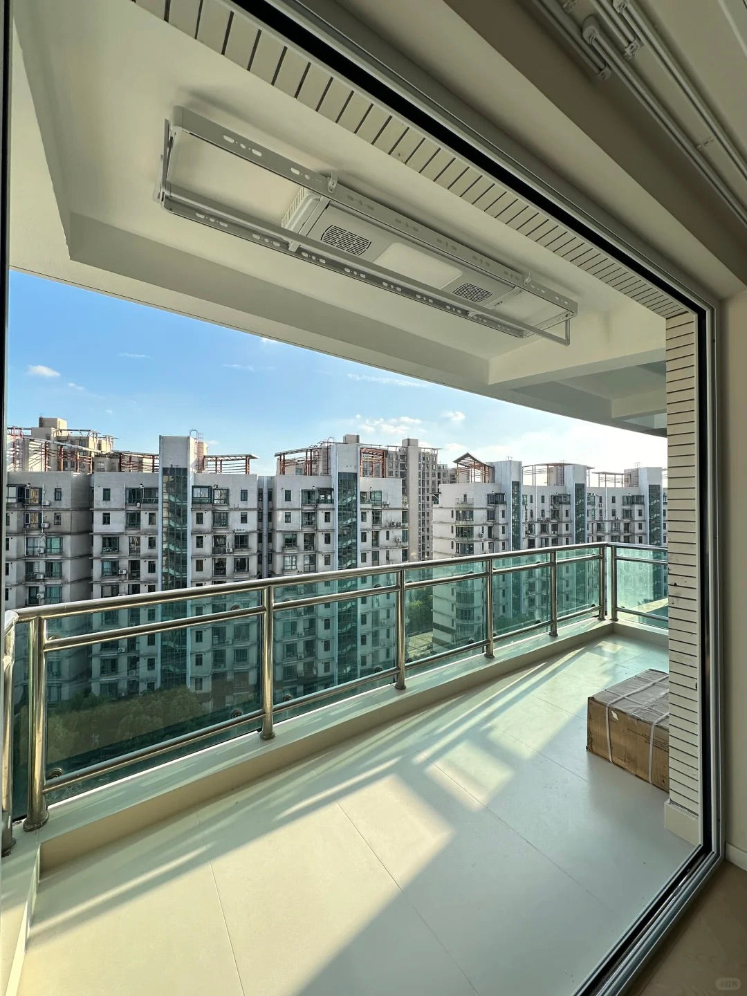 Modern 3br apt with park view 浦东世纪花园3房