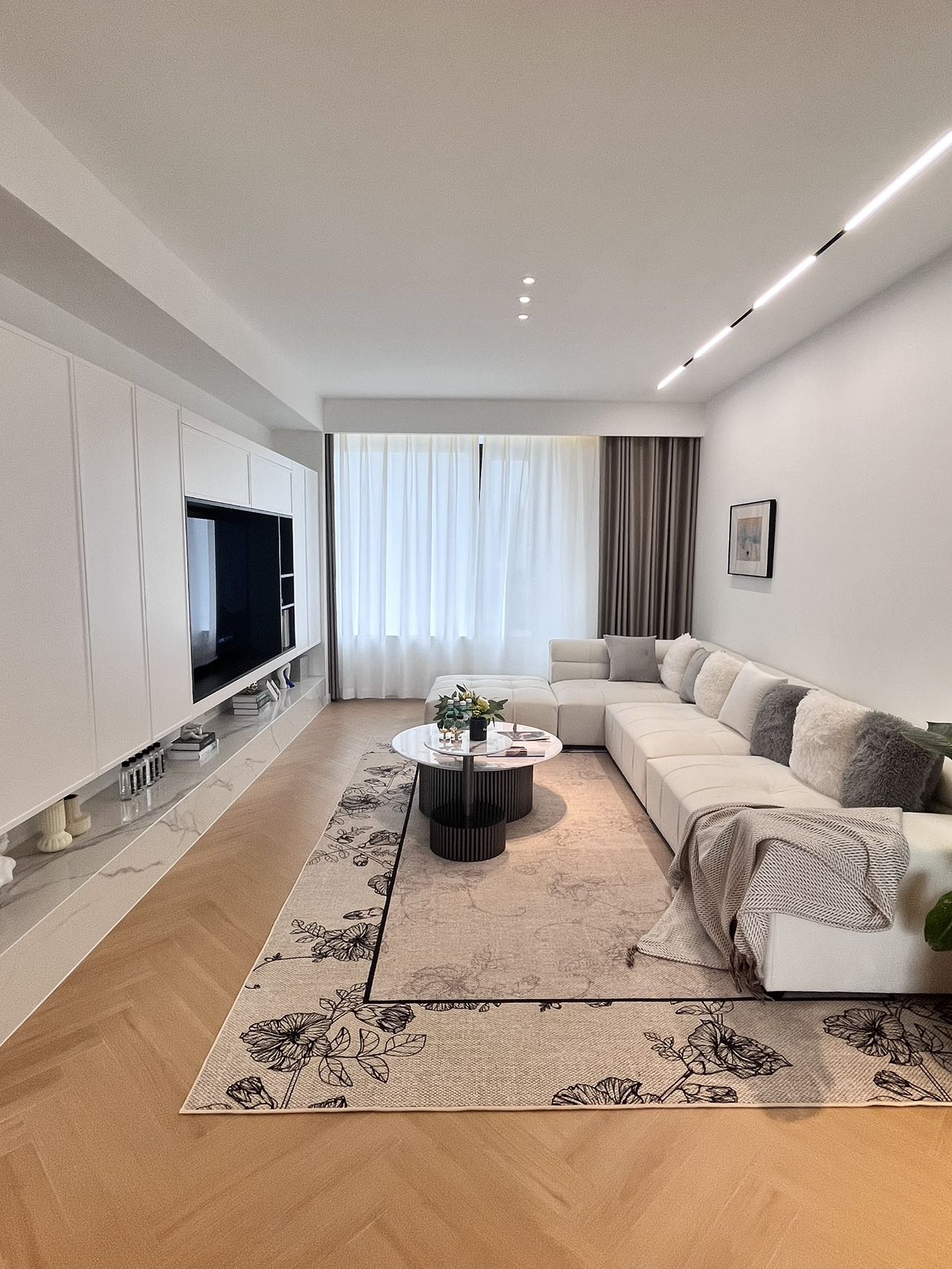 Beautiful 3br apt near Xintiandi 永业公寓3房法式奶油风