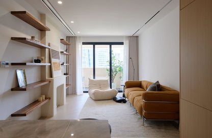 Newly 3br apt at west nanjing rd 嘉发大厦3房