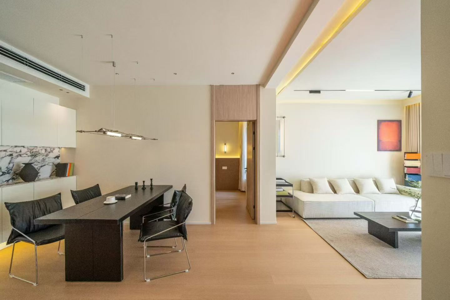 Modern 2br 2baths with balcony  康宁雅庭2+1房