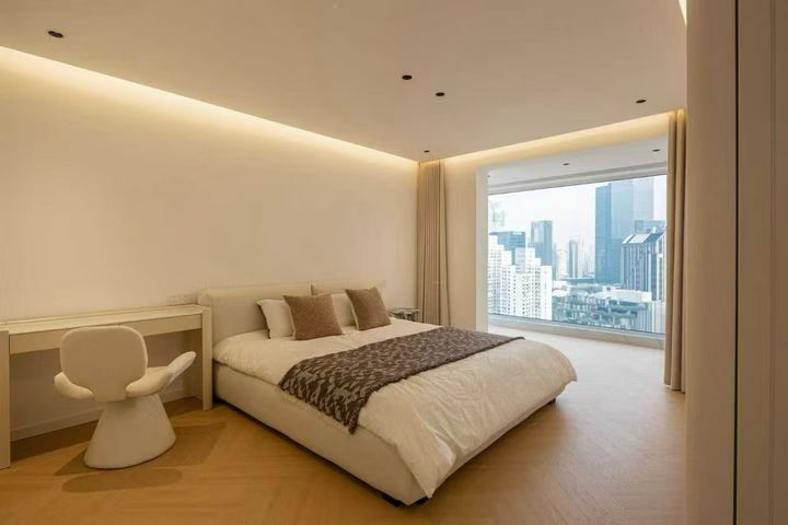 Newly 3br with nice view @ Xinzha road  新闸大厦3房