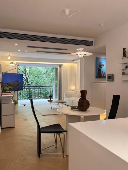 Modern 2br apt with balcony 静安康寓2房带阳台