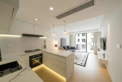 Newly 1br with Balocny floor heating 昭华东路1房