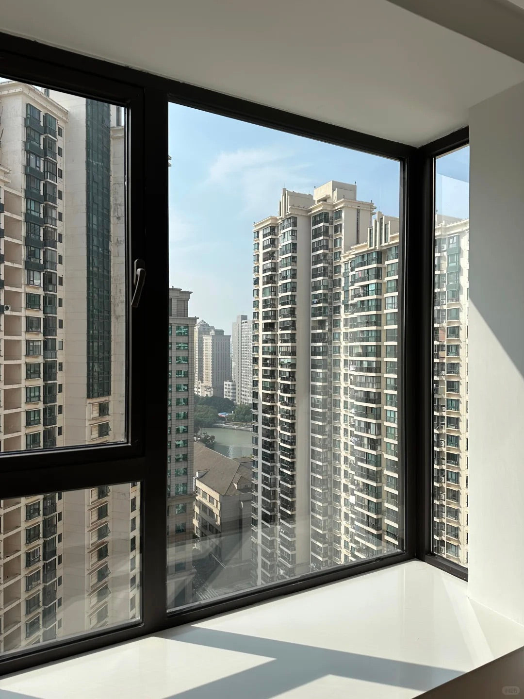 Newly 2br beside Suzhou river 中远两湾城2房