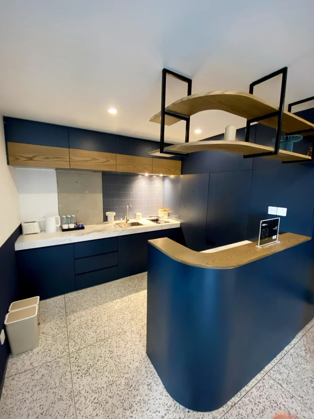 Base binjiang Service apt, Huangpu  黄浦base滨江服务公寓