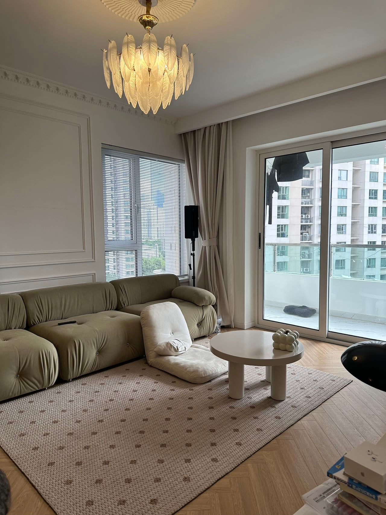 Beautiful 2br apt at one park 静安枫景2房