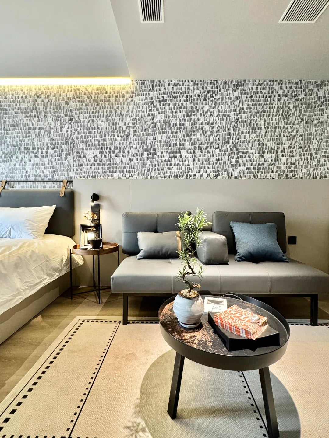 more service apt in Xujiahui 徐家汇摩尔公寓