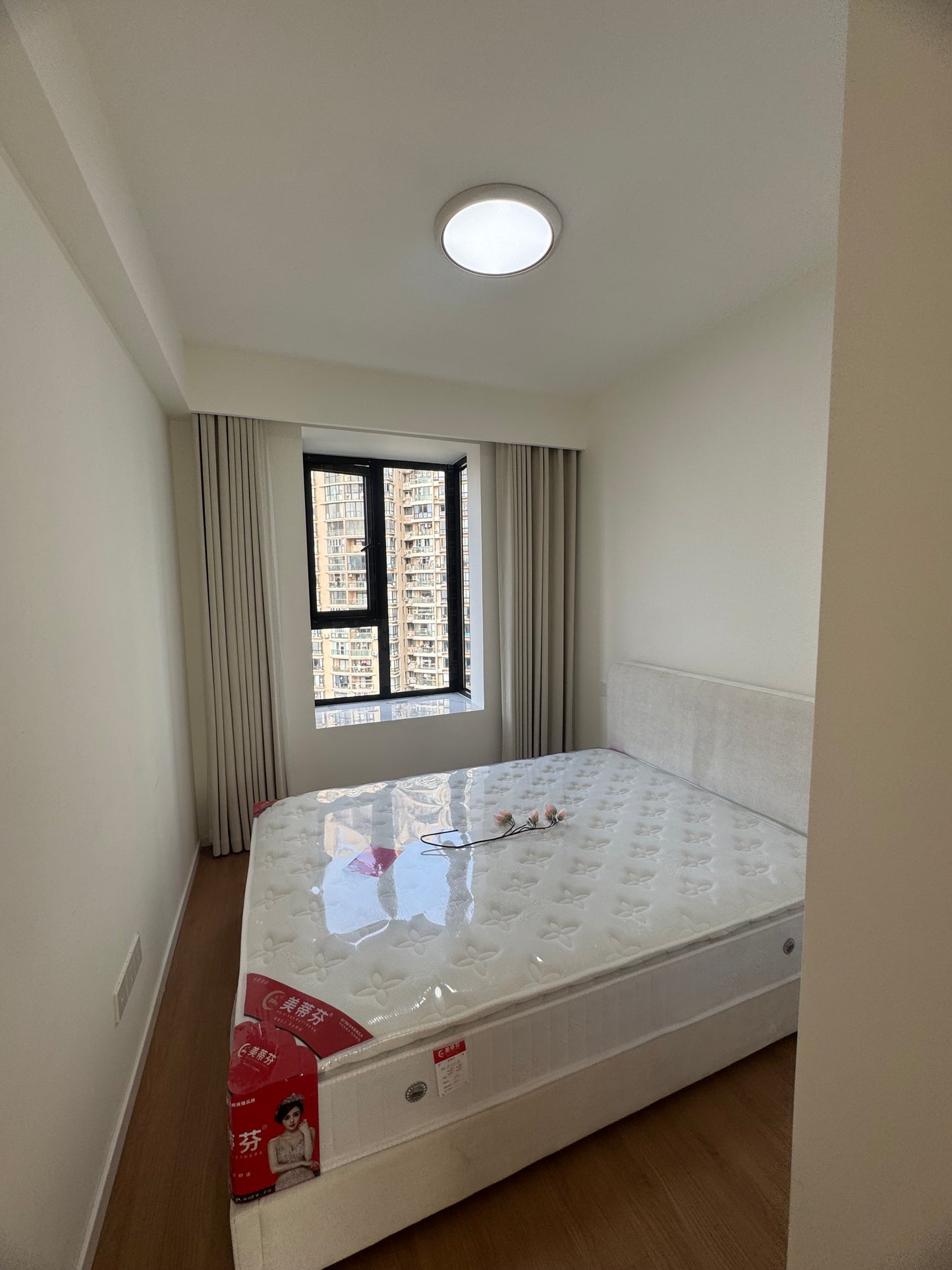 Newly 3br apt in jingan 静安晶华园3房公寓带地暖