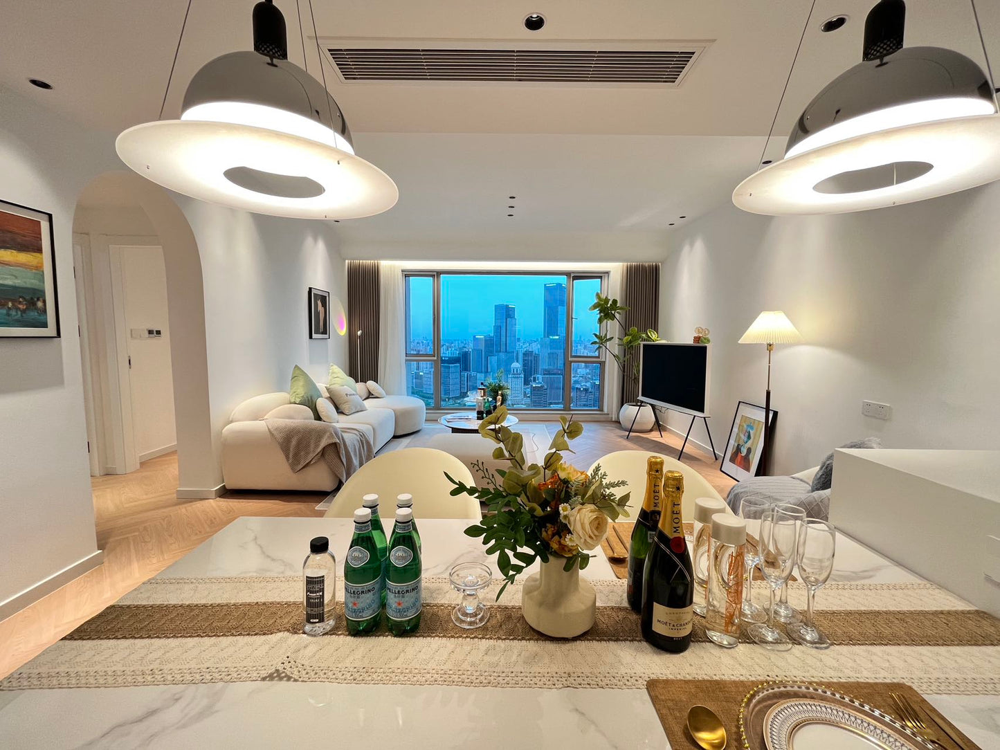 Beautiful 2br apt at Lujiazui  世茂滨江花园2房