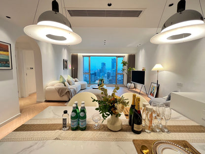 Beautiful 2br apt at Lujiazui  世茂滨江花园2房