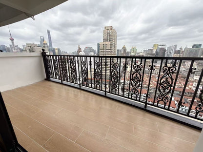 Beautiful 3br + study with river view 河滨豪园3+1房一线河景