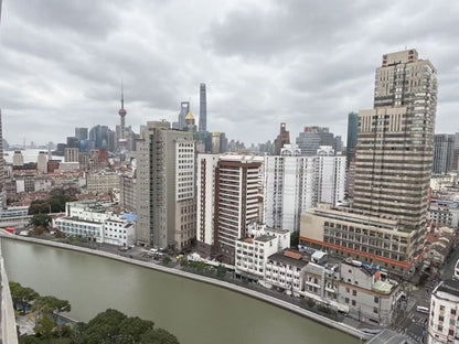 Beautiful 3br + study with river view 河滨豪园3+1房一线河景