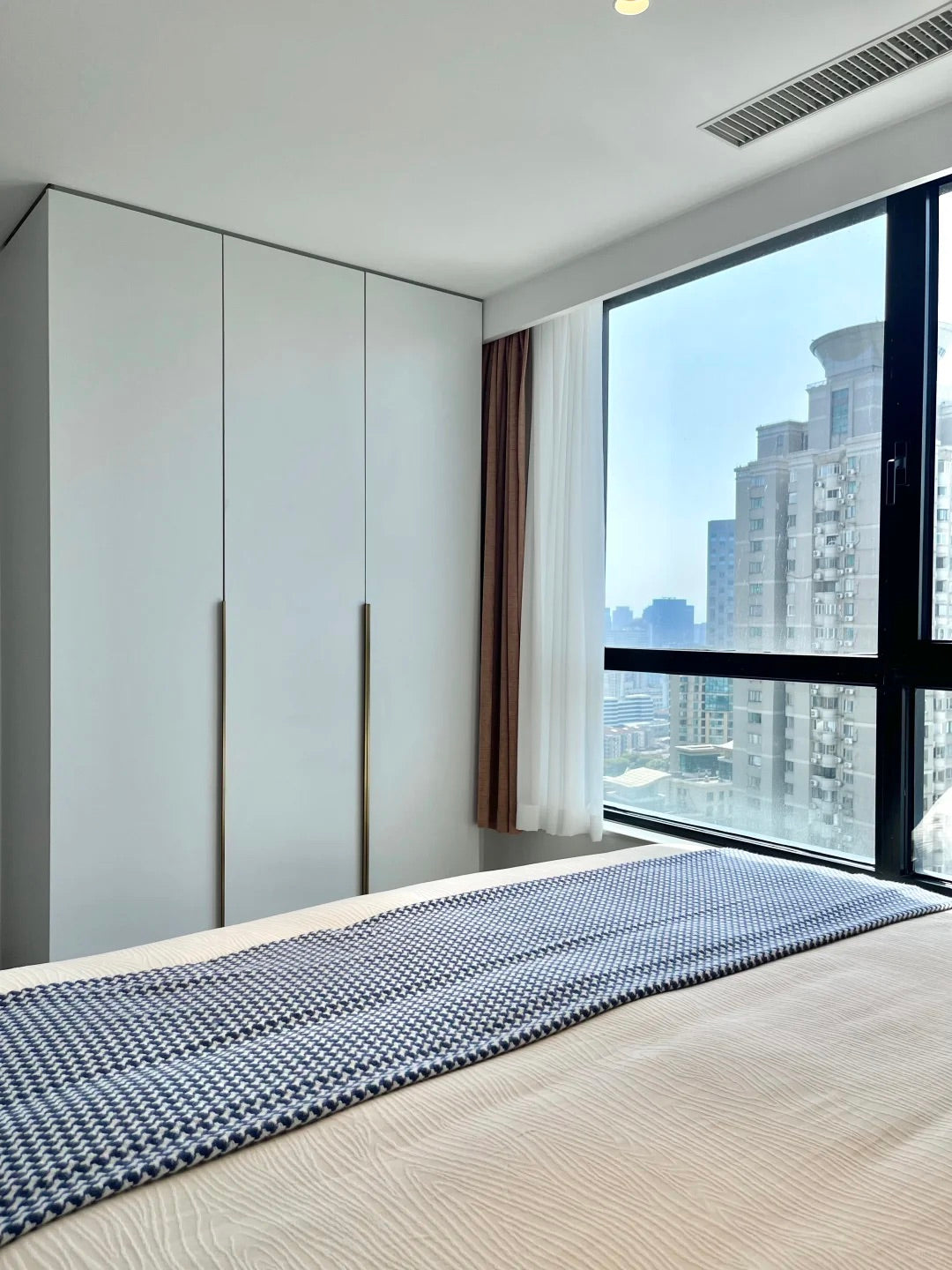 833 service apt at Zhongshan park 驻在lvin 833 服务公寓