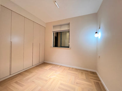 Modern 2br apt at Xujiahui 青之杰花园2房