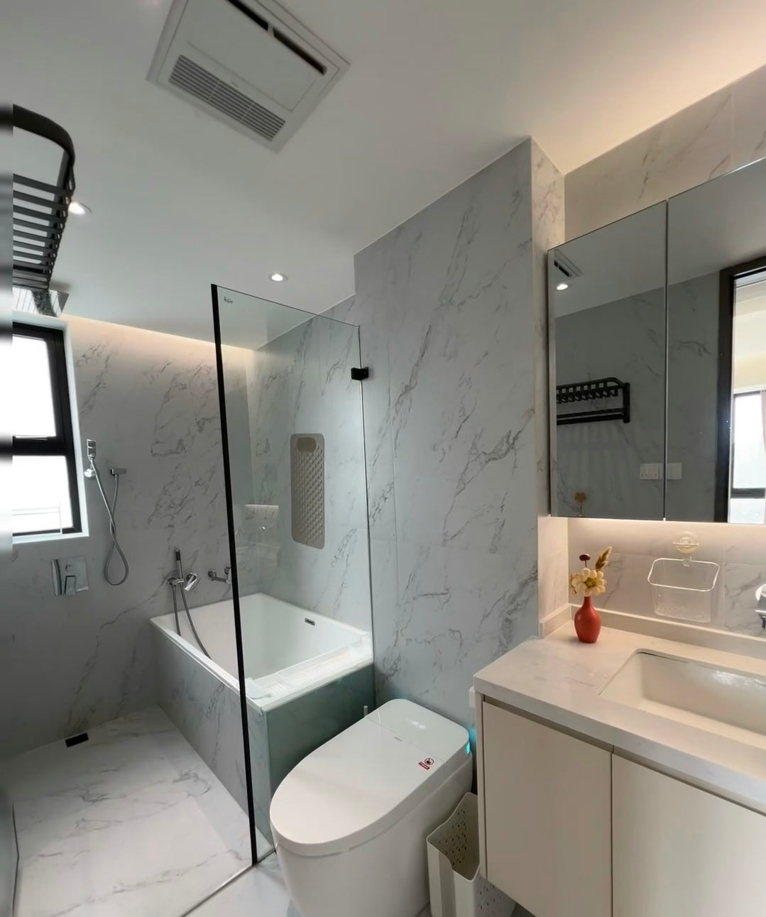 Modern 2br 2baths / loushanguan rd 春天花园2房带地暖