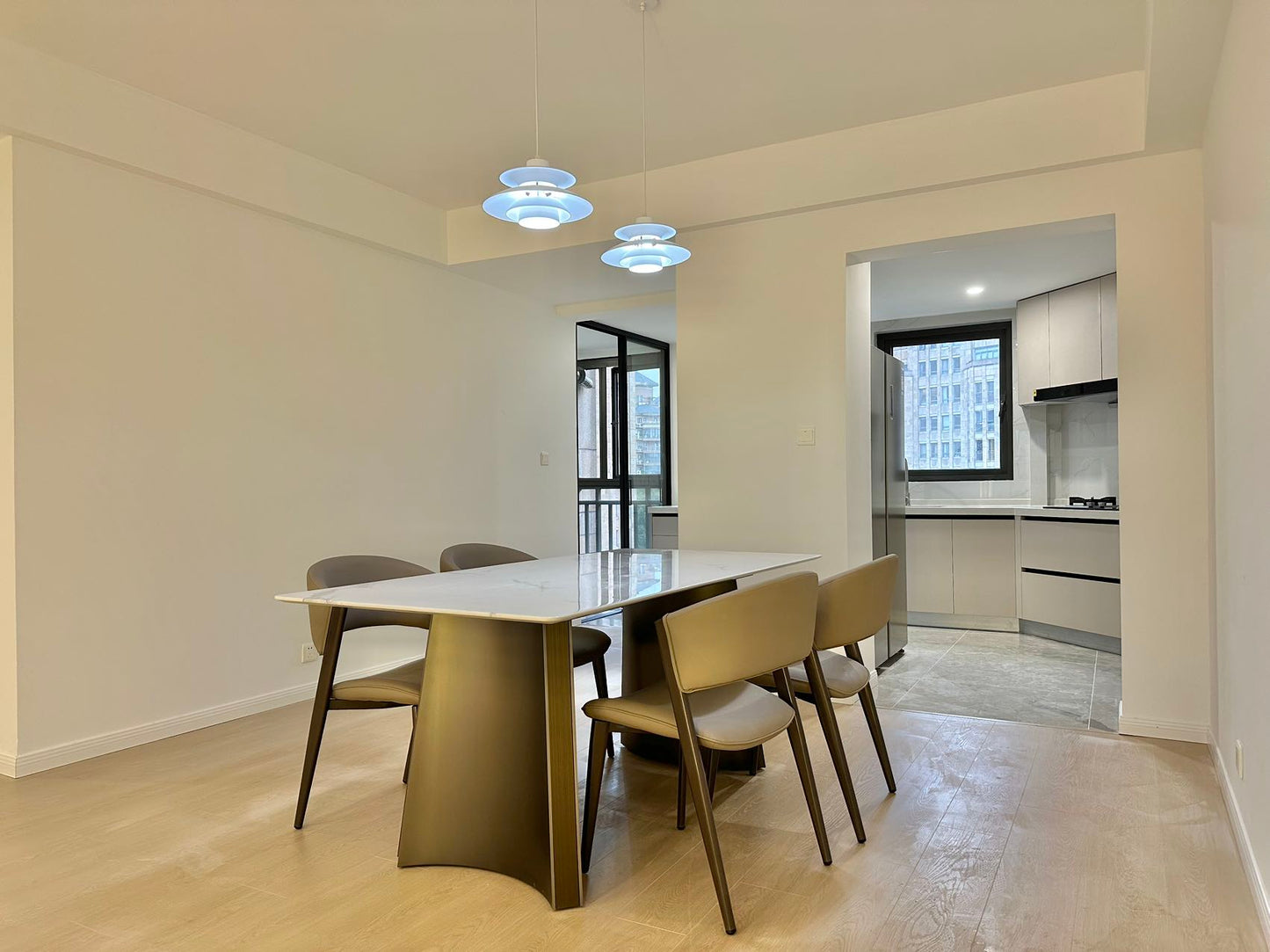Modern 3br 180sqm at jinqiao 碧云晓园3房