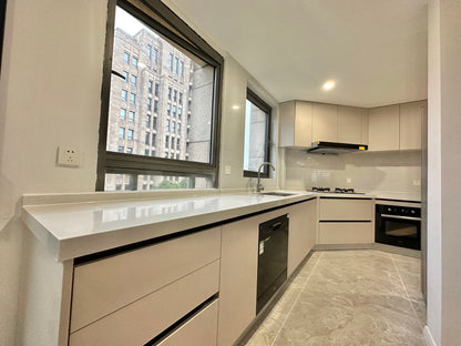 Modern 3br 180sqm at jinqiao 碧云晓园3房