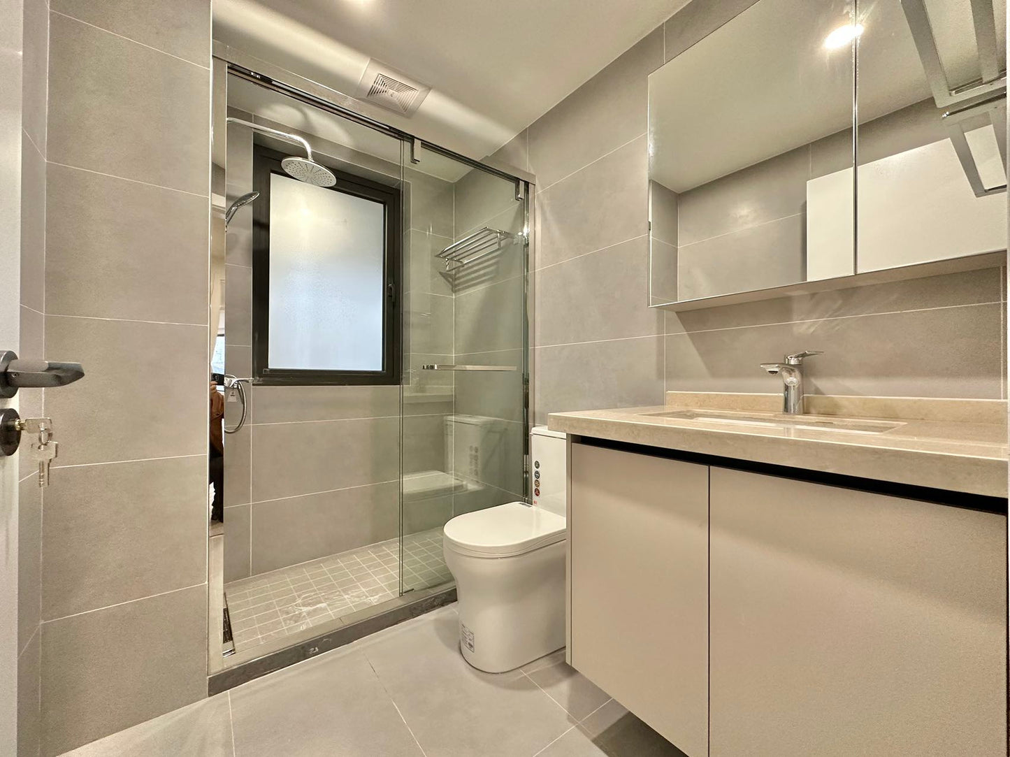 Modern 3br 180sqm at jinqiao 碧云晓园3房