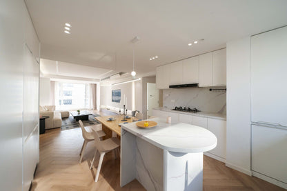 Modern 4br 185sqm at Zhaojiabang rd 阳光名苑4房