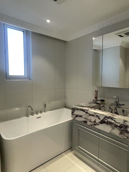 Beautiful  4br apt with river view 陆家嘴仁恒滨江园4房