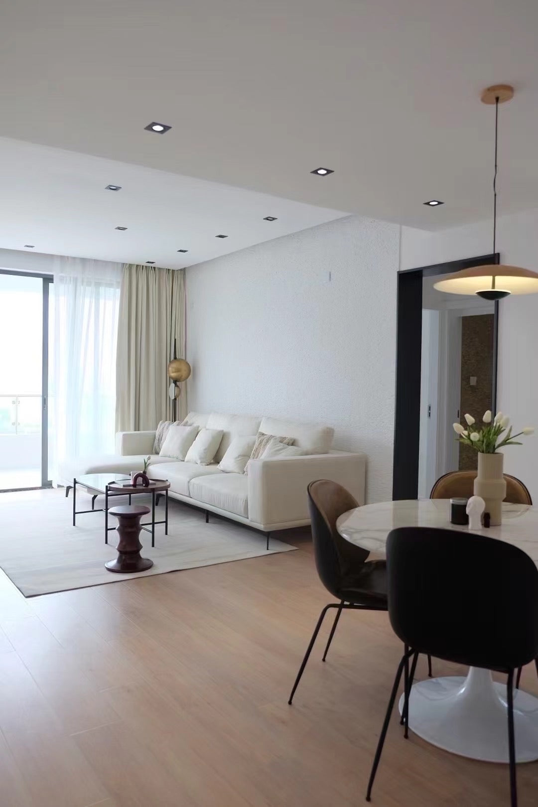 Modern 3br apt with floor heating 南京西路3房带地暖