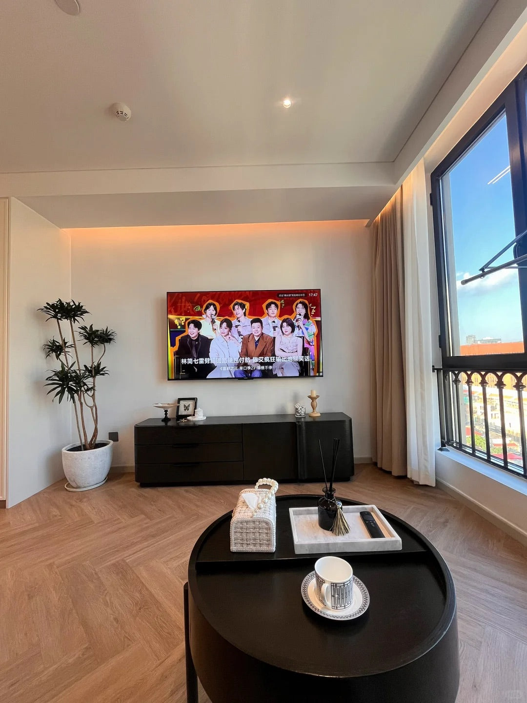 Service apt , 1br , Jingan - qiujiang rd .