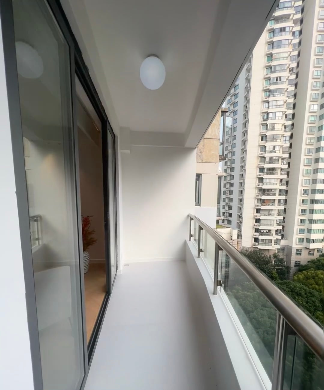 Newly 2br apartment at west nanjing road 中凯城市之光2房新装修