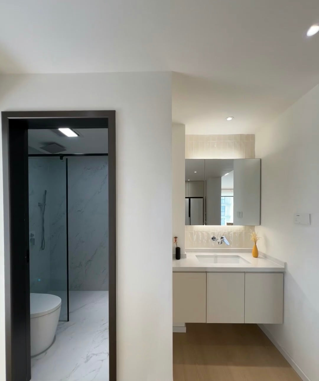 Modern 2br 2baths / loushanguan rd 春天花园2房带地暖