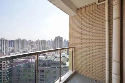 modern 3br apt in jingan 静安晶华园3房公寓带地暖