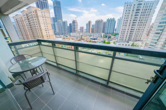 modern 3br apt with river view 绿地名人坊3房江景